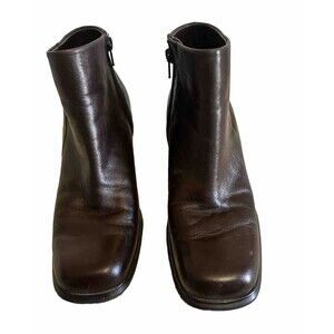 Covington New Women's Brown Ankle Boots w/ Zipper Bootie Wedge Heel 7.5 Fairlane